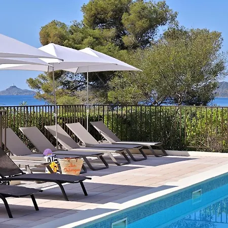 Aparthotel Les Calanques 3*