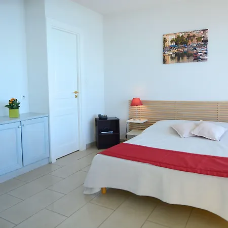 Aparthotel Les Calanques 3*