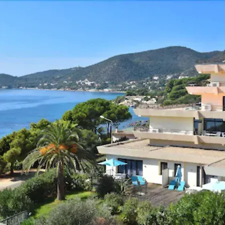 Aparthotel Les Calanques 3*