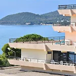 Les Calanques מלון דירות