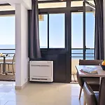 Les Calanques 3* אז'אקסיו