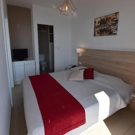Apartmanhotel Les Calanques 3*
