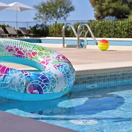 Apartmanhotel Les Calanques 3*