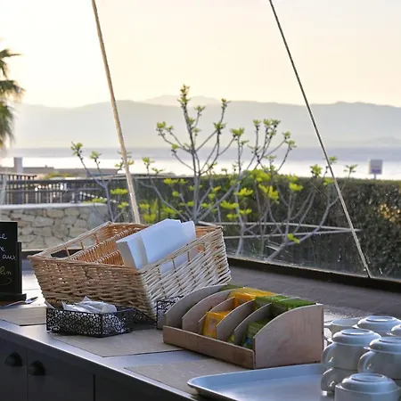 Apartmanhotel Les Calanques 3*