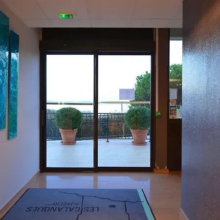 Aparthotel Les Calanques 3*