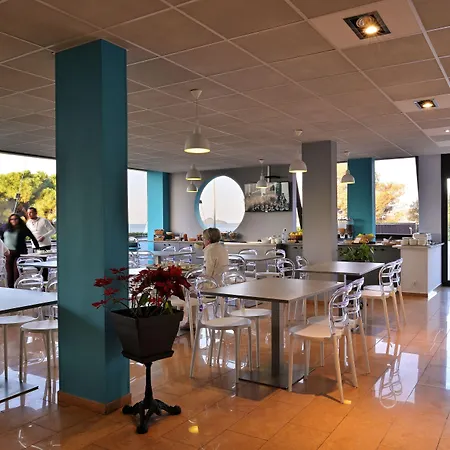 Aparthotel Les Calanques 3*