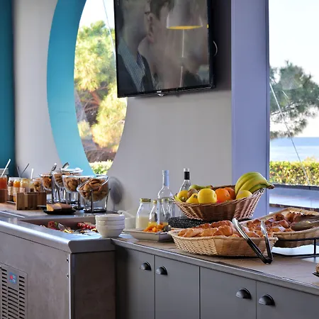 Les Calanques Aparthotel 3*