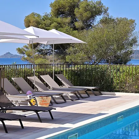 Aparthotel Les Calanques 3*