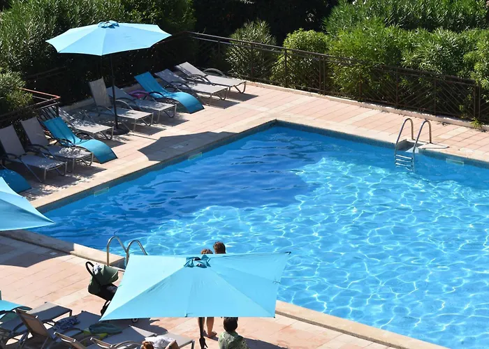 Les Calanques Aparthotel 3*