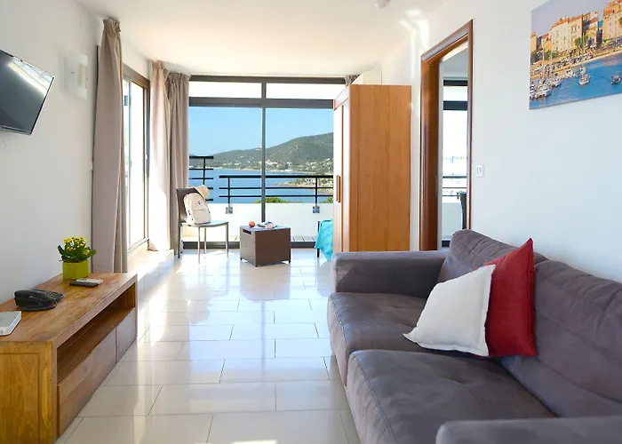 Les Calanques 3* Ajaccio (Corsica)