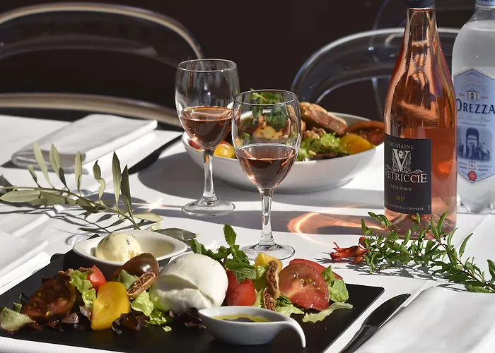 Aparthotel Les Calanques 3*