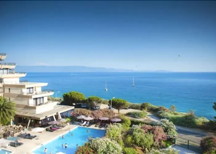 Les Calanques Aparthotel 3*