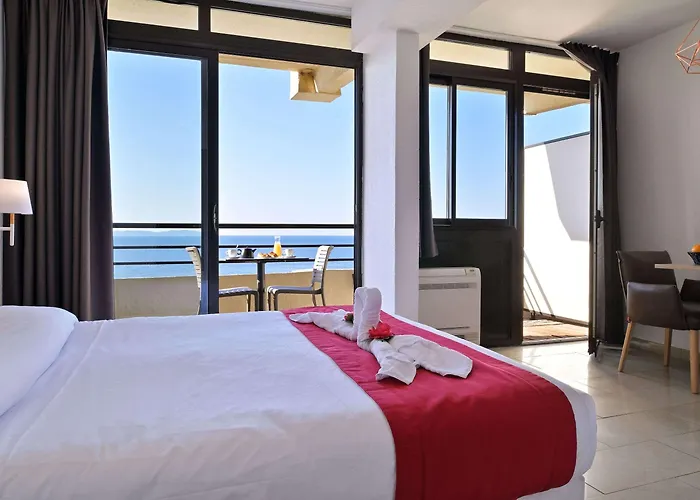 Les Calanques Aparthotel