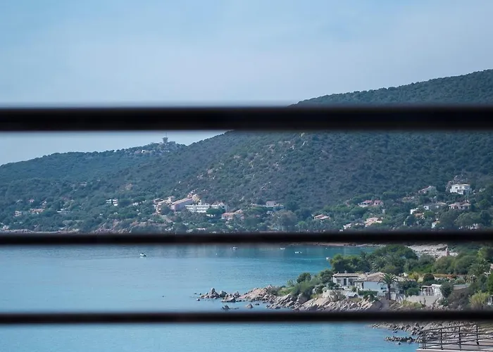 Les Calanques Aparthotel